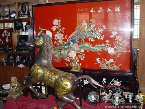 旅游產(chǎn)品雕漆.JPG