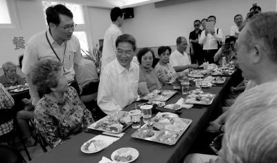 臺(tái)陸委會(huì)設(shè)宴款待張志軍 每桌500元人民幣