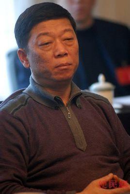 青島原公安分局長被判死緩 家中搜出1853瓶茅臺