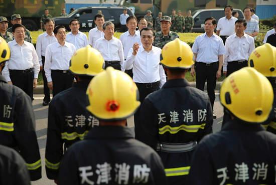 天津8·12事故現(xiàn)場(chǎng):總理8句話句句回應(yīng)社會(huì)關(guān)切